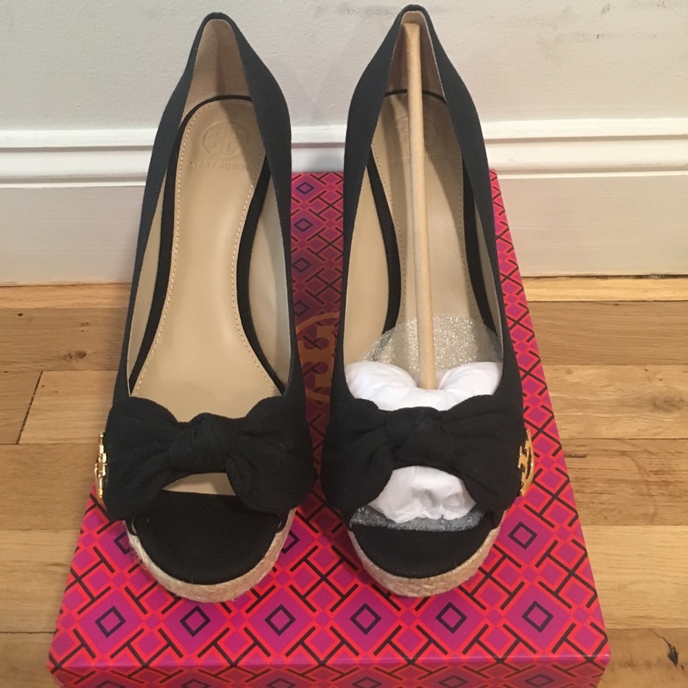 Tory Burch Dory Wedge size 8.5