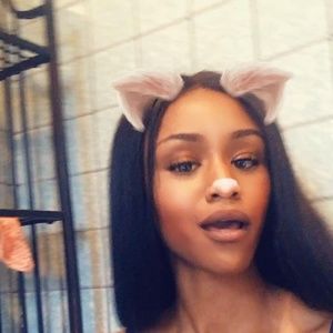 Meet your Posher, Miracle