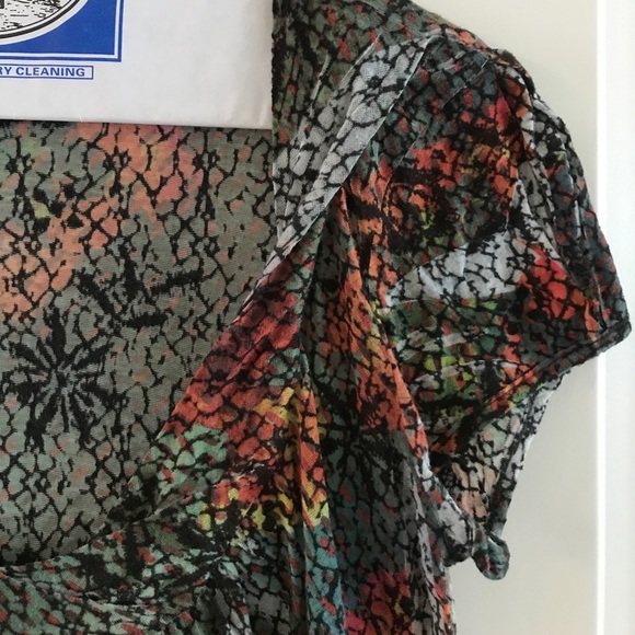 Patterned T - Picture 2 of 4