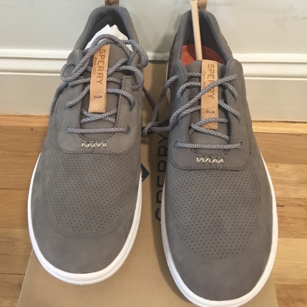 New in box men's Sperry Gamefish size 12M