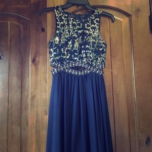 Gorgeous long navy blue prom dress!