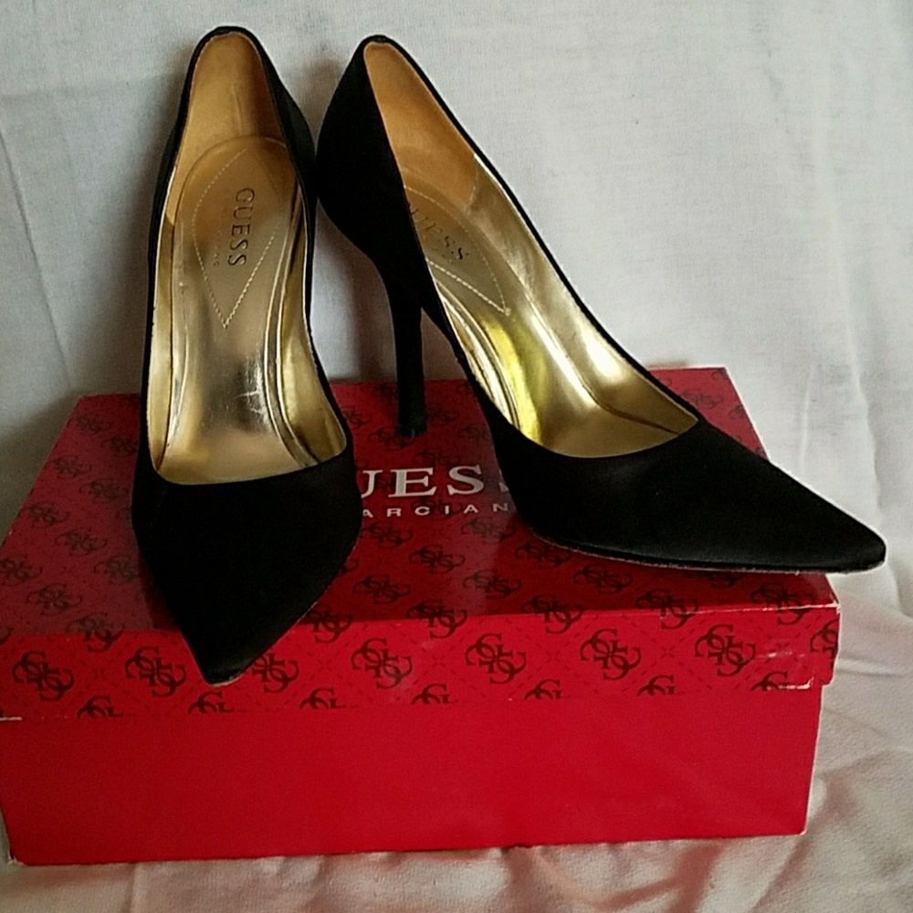 Women's Black Pumps