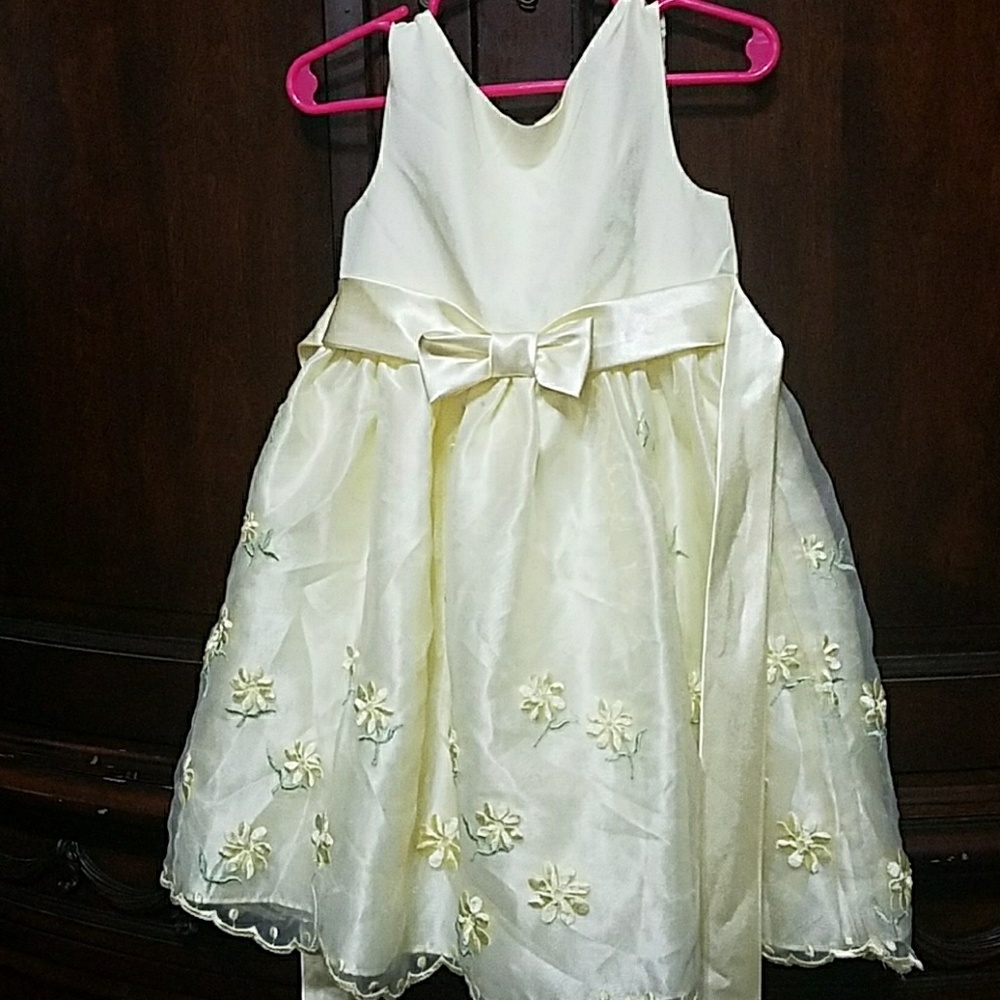 Girls dress
