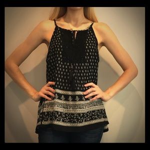 Black and white sleeves top