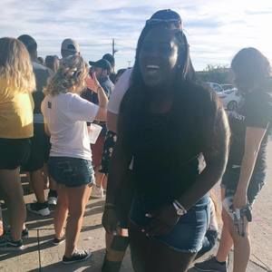 Meet your Posher, Delanna