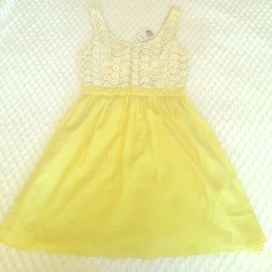 Yellow dress with lace