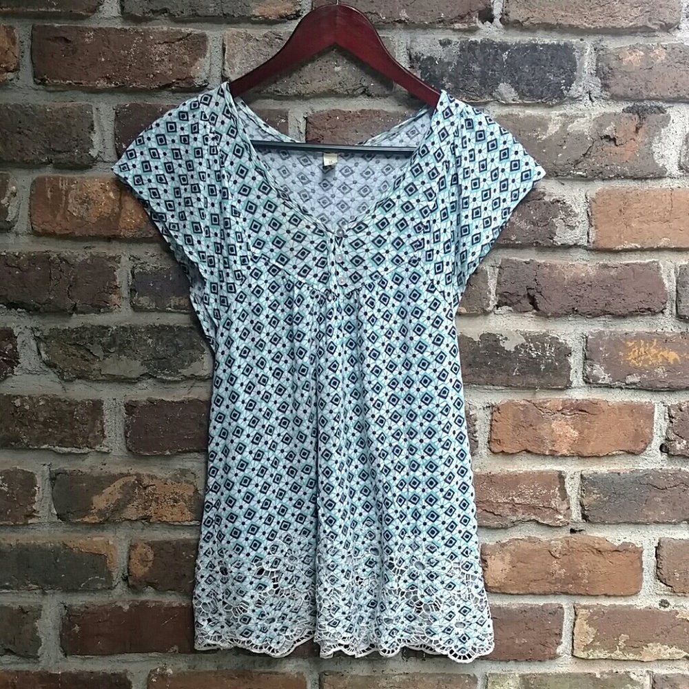 Anthropologie--Cute Flowy Top with Lace Bottom