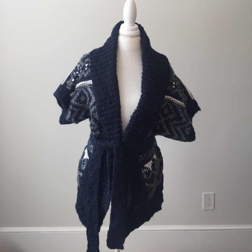 Heavyweight Short Sleeved Sweater with Tie