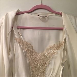 Elegant white embroidered teddy and robe!