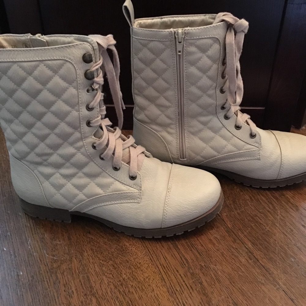 Charlotte Russe fashion boots, size 8