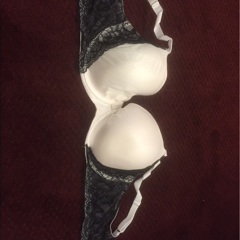 Super cute black and white bra
