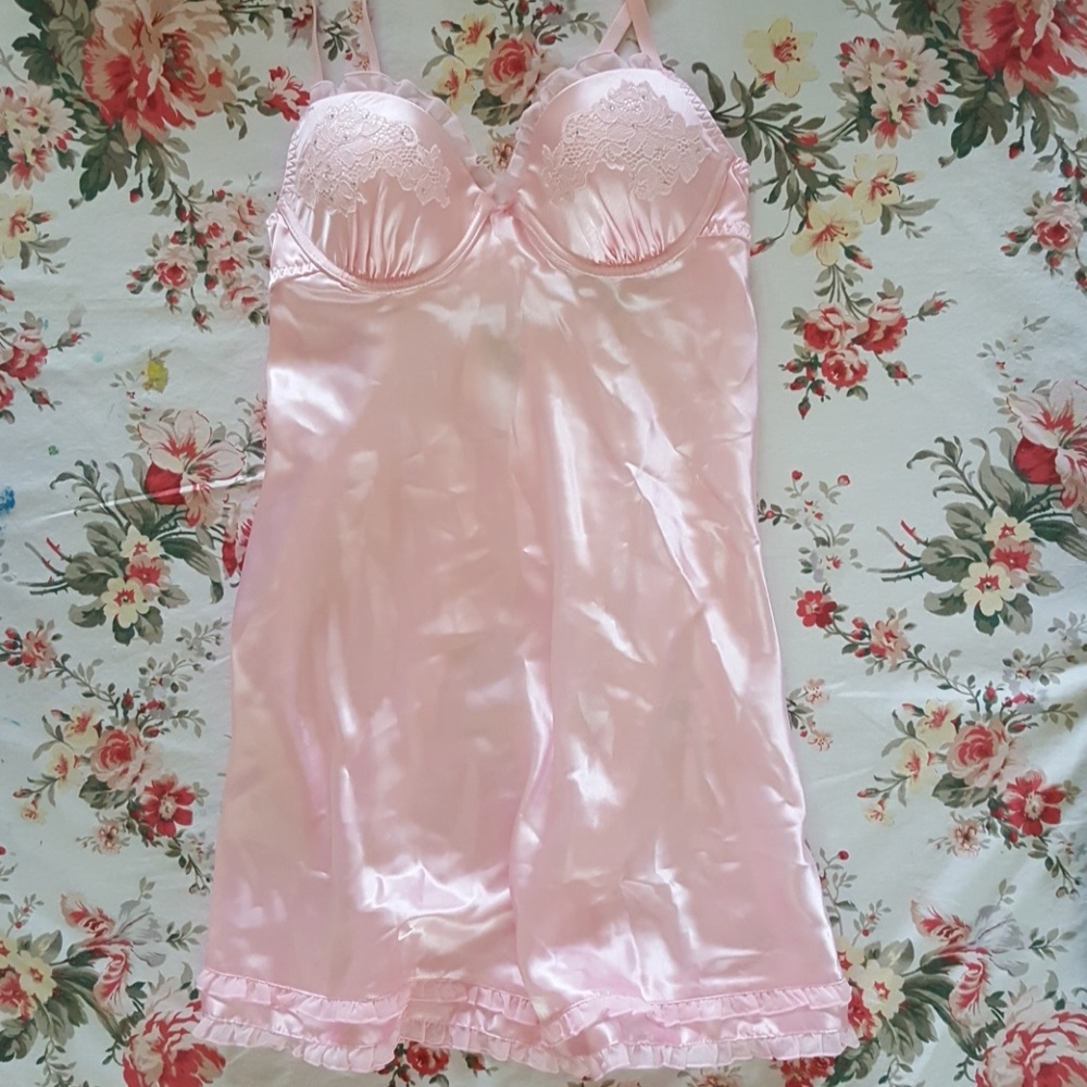  NWT  Morgan Taylor Satin Chemise