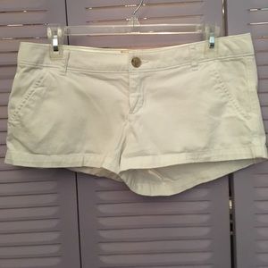 White Hollister shorts