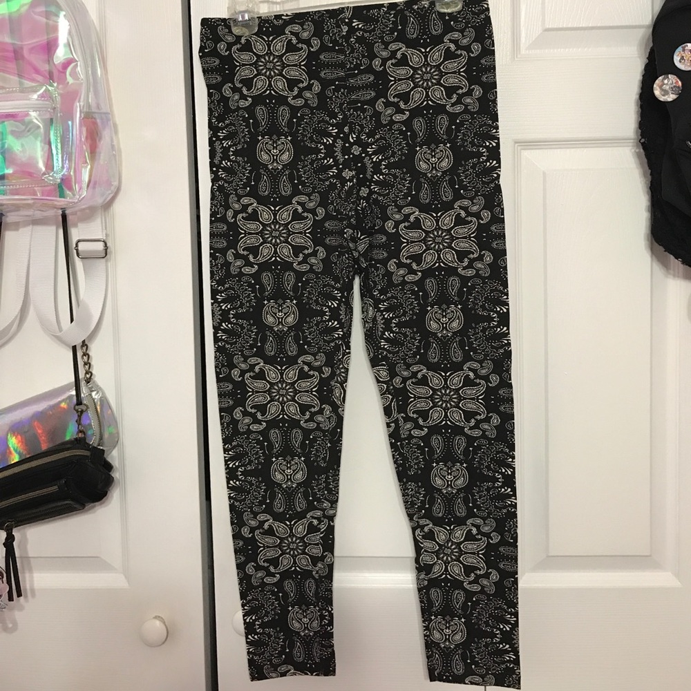 Rue 21 Paisley Leggings
