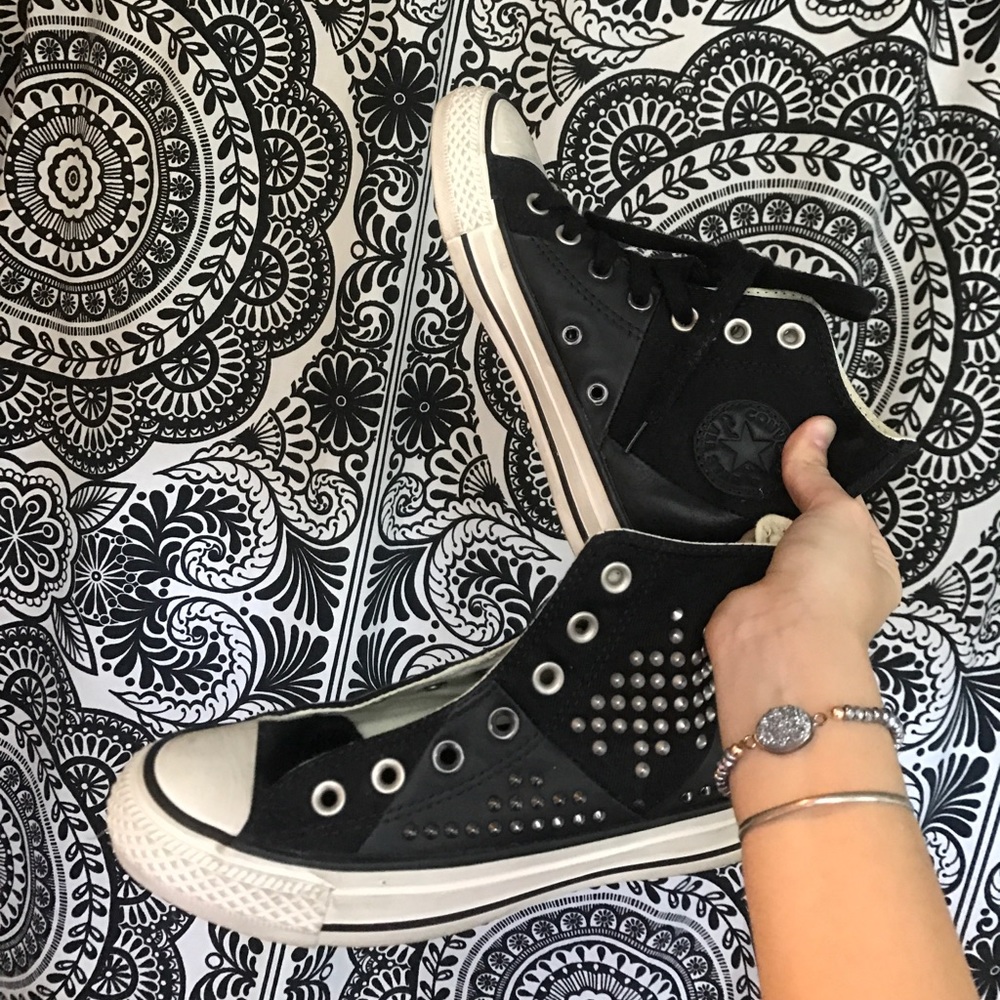 black converse