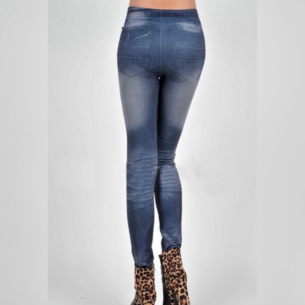 ❗️LAST ONE❗️5🌟Rated! Butterfly Jean Print Legging - Picture 3 of 5