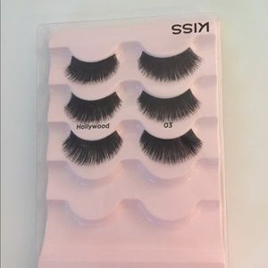 ✨SOLD✨ Hollywood 03 kiss lashes 3 pair