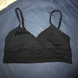 Black Lululemon sports bra