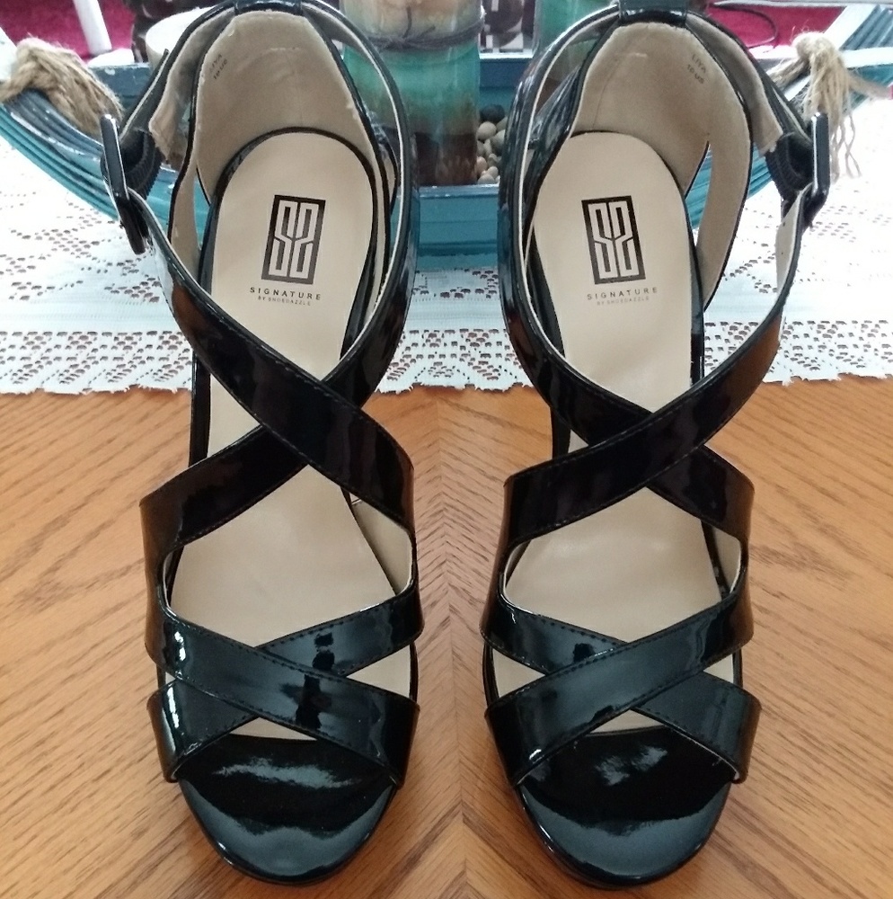 Signature Black Patent by ShoeDazzle