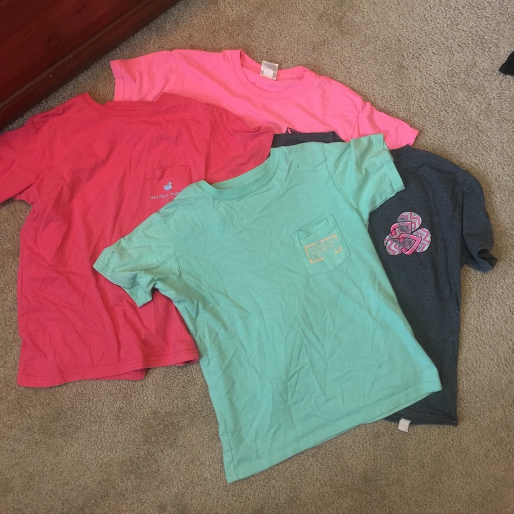 BUNDLE ALERT. 4 southern shirts!