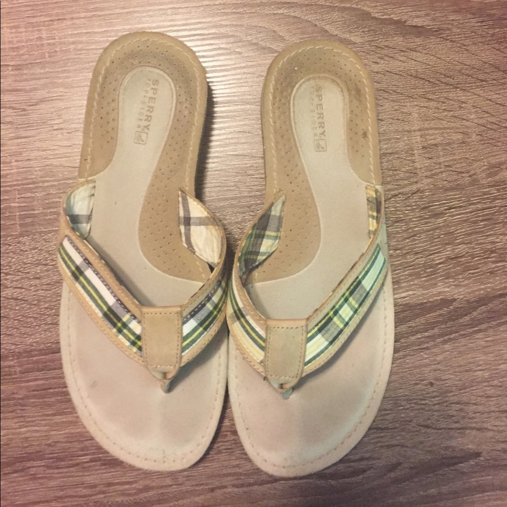 Sperry flip flops