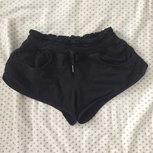BLACK LULULEMON SHORTS