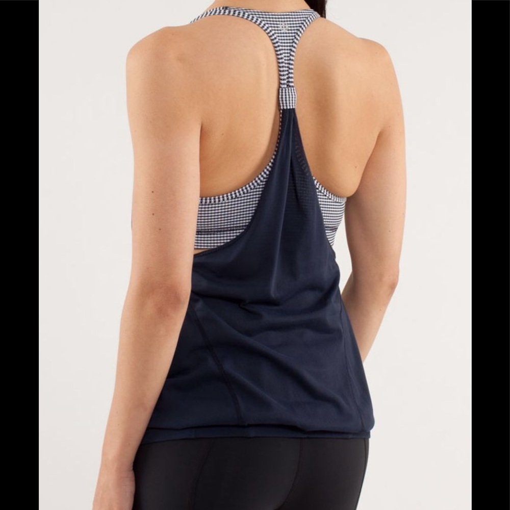 Lululemon Practice Freely tank, size 6. - Picture 3 of 5