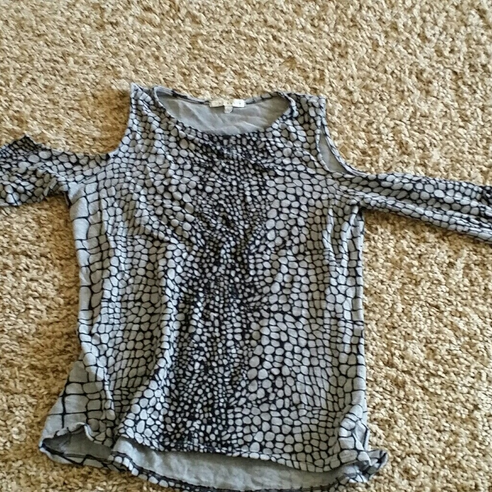 Cold shoulder top