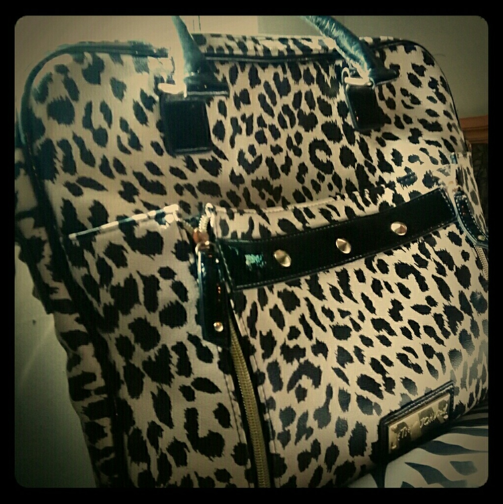 Betsey Johnson cheetah handbag new! Negotiable$