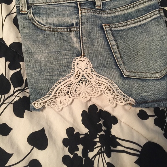 High waisted shorts - Picture 3 of 4