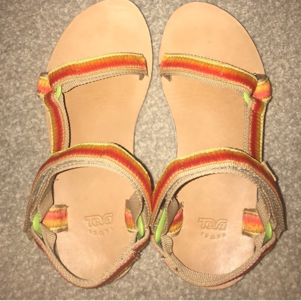 Teva sandals size 9