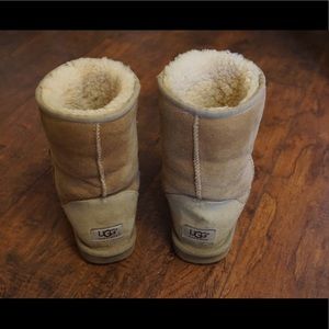 Boots size 8 sand Uggs