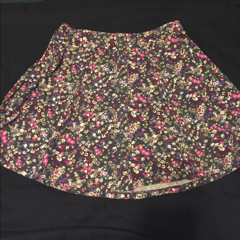American Eagle Floral Skirt