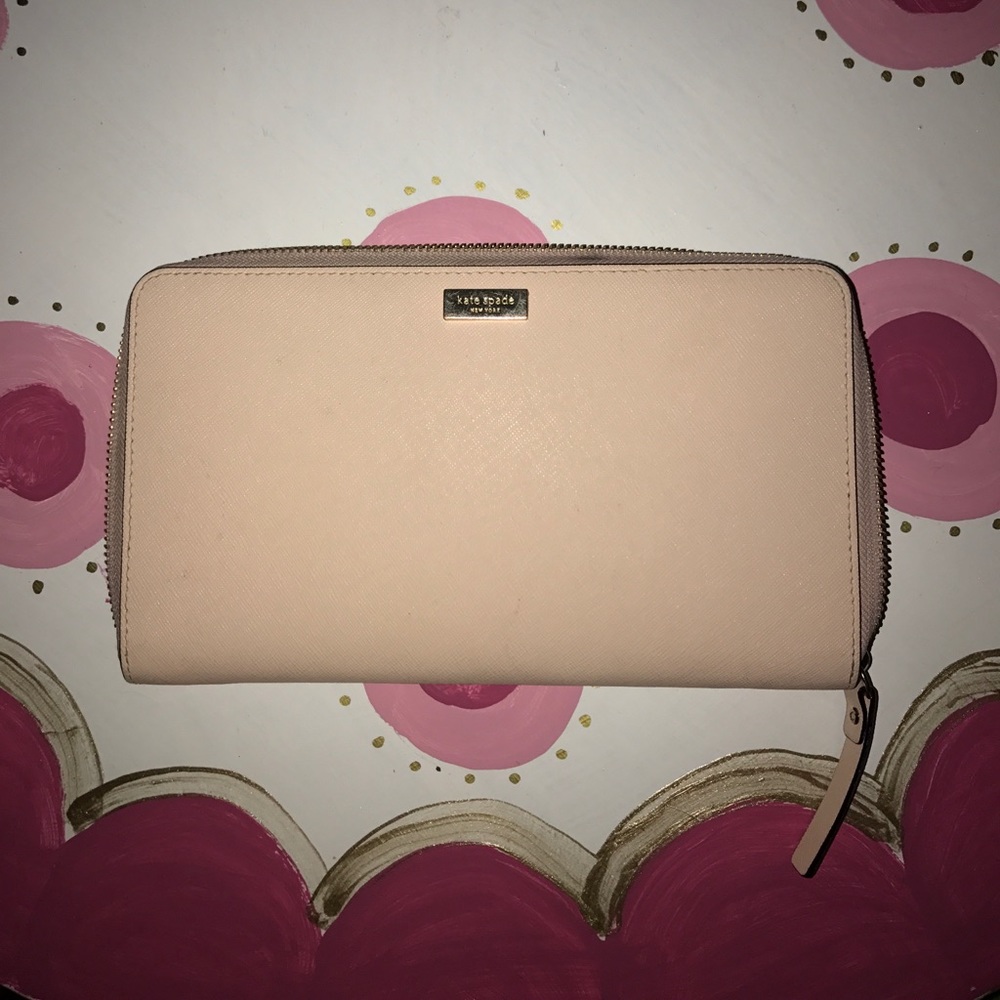 Kate Spade ♠️Travel wallet