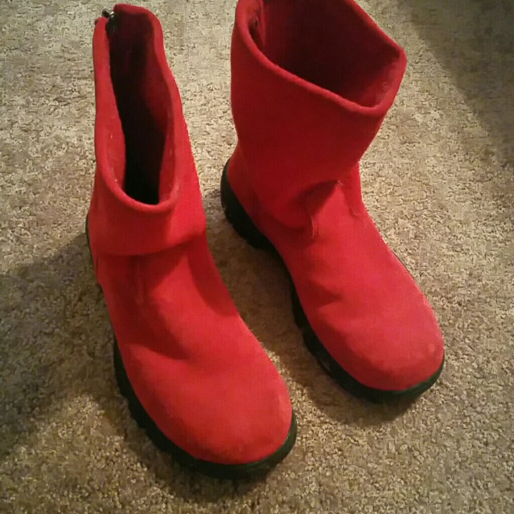 Red boots EUC