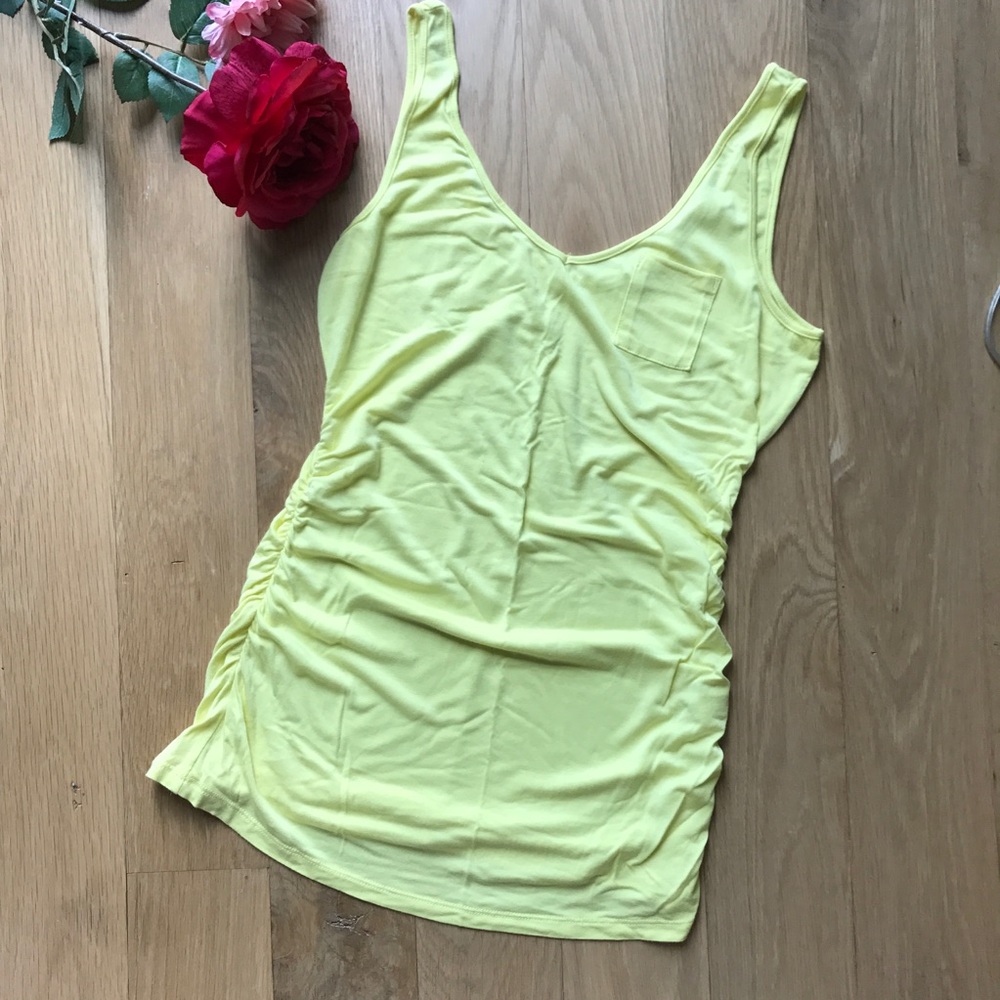 🚚Lola & Sophie v neck tank with side rushing