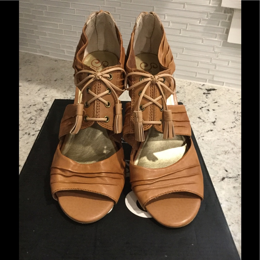 Anthropologie Seychelles Solo - Picture 8 of 8