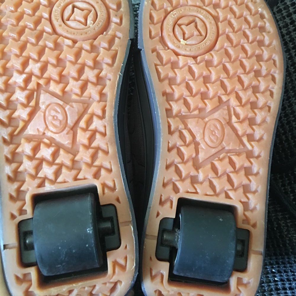Heelys youth size 13c shoes