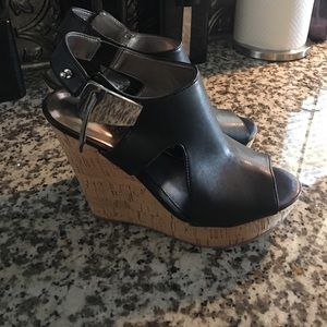 Carlos wedges