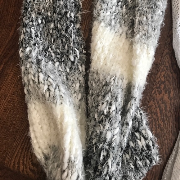 Beautiful Scarf Bundle🍁🍁🍂 - Picture 5 of 5