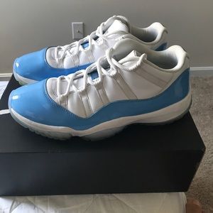 Jordan 11 low UNC