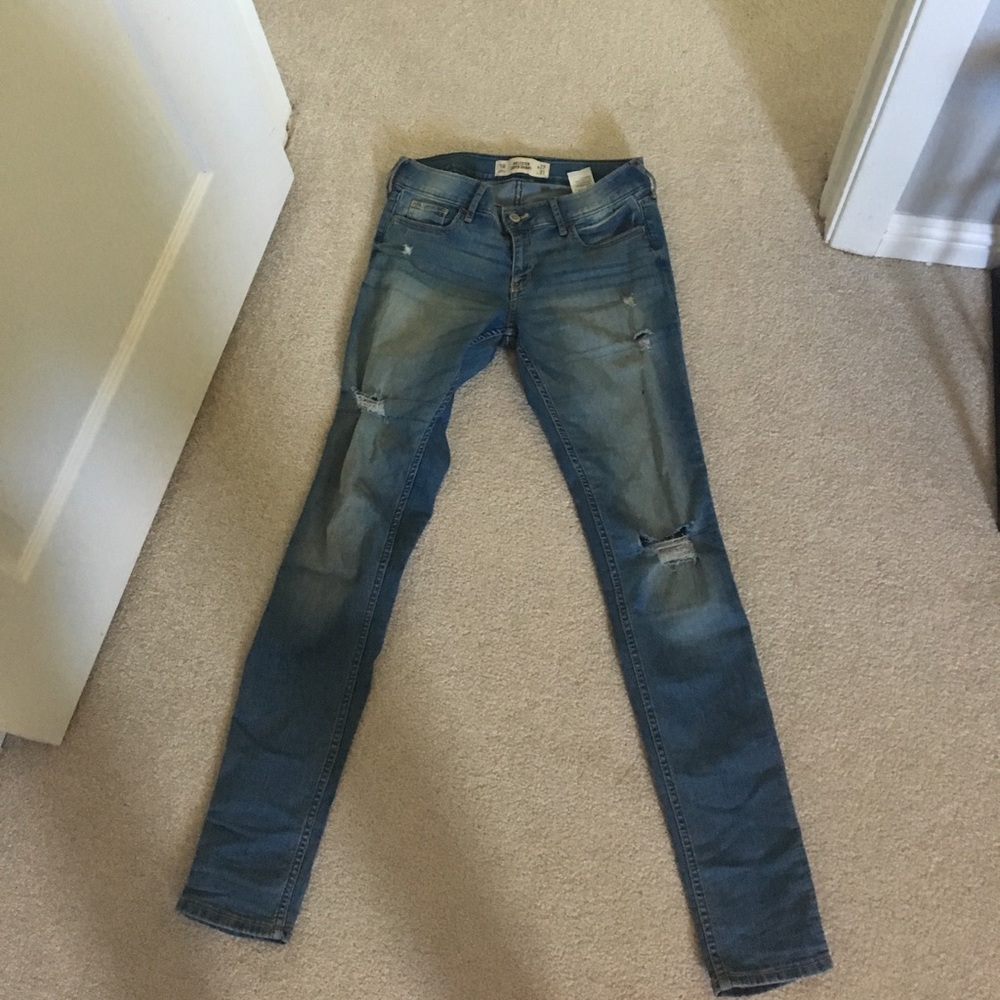 Hollister distressed light wash jeans