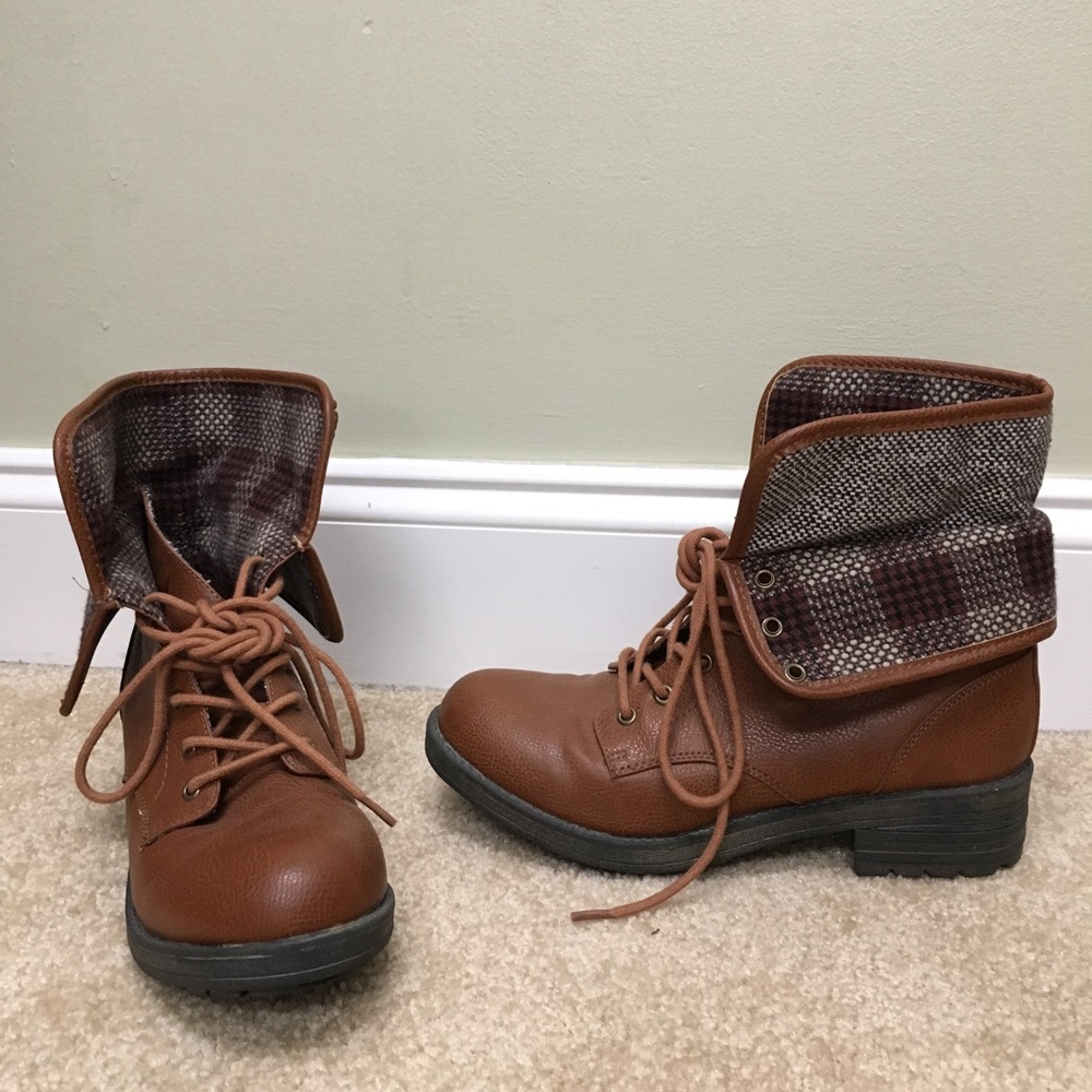 Brown boots with flannel pattern