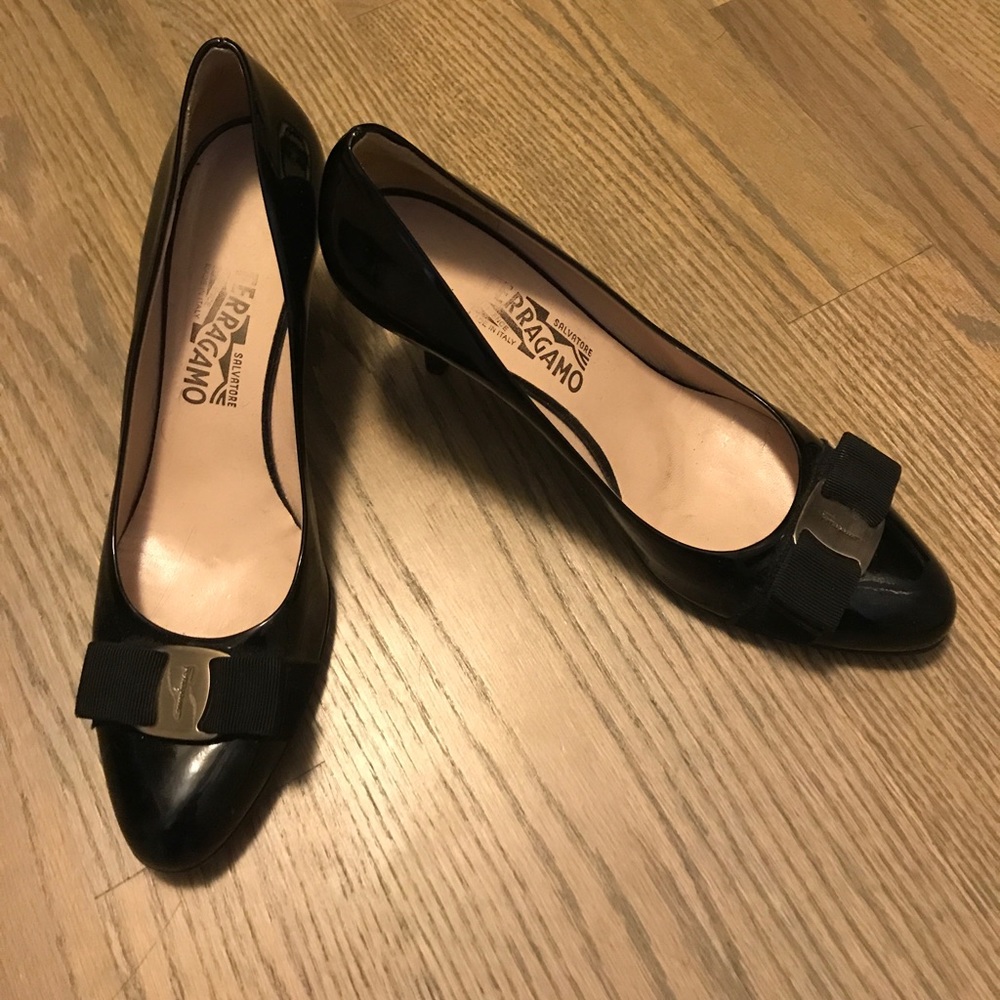Black Salvatore Ferragamo pumps