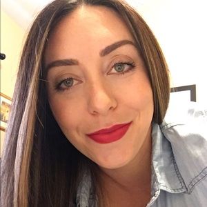 Meet your Posher, Holly