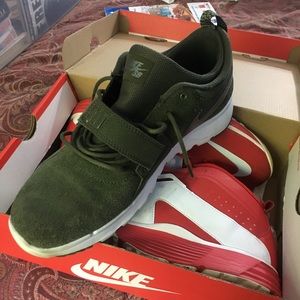 Nike sb limited olives
