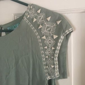 Green Hi-Low Sheath Dress with Embroidery (M)