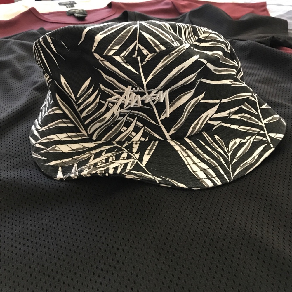 Stussy bucket hat