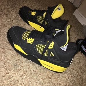 Retro 4's "Thunder 4's" Jordans