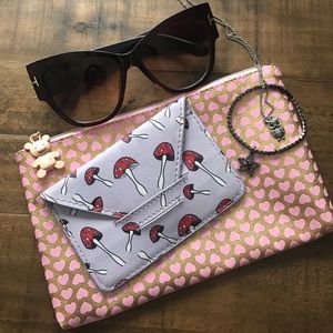 Assorted accessories